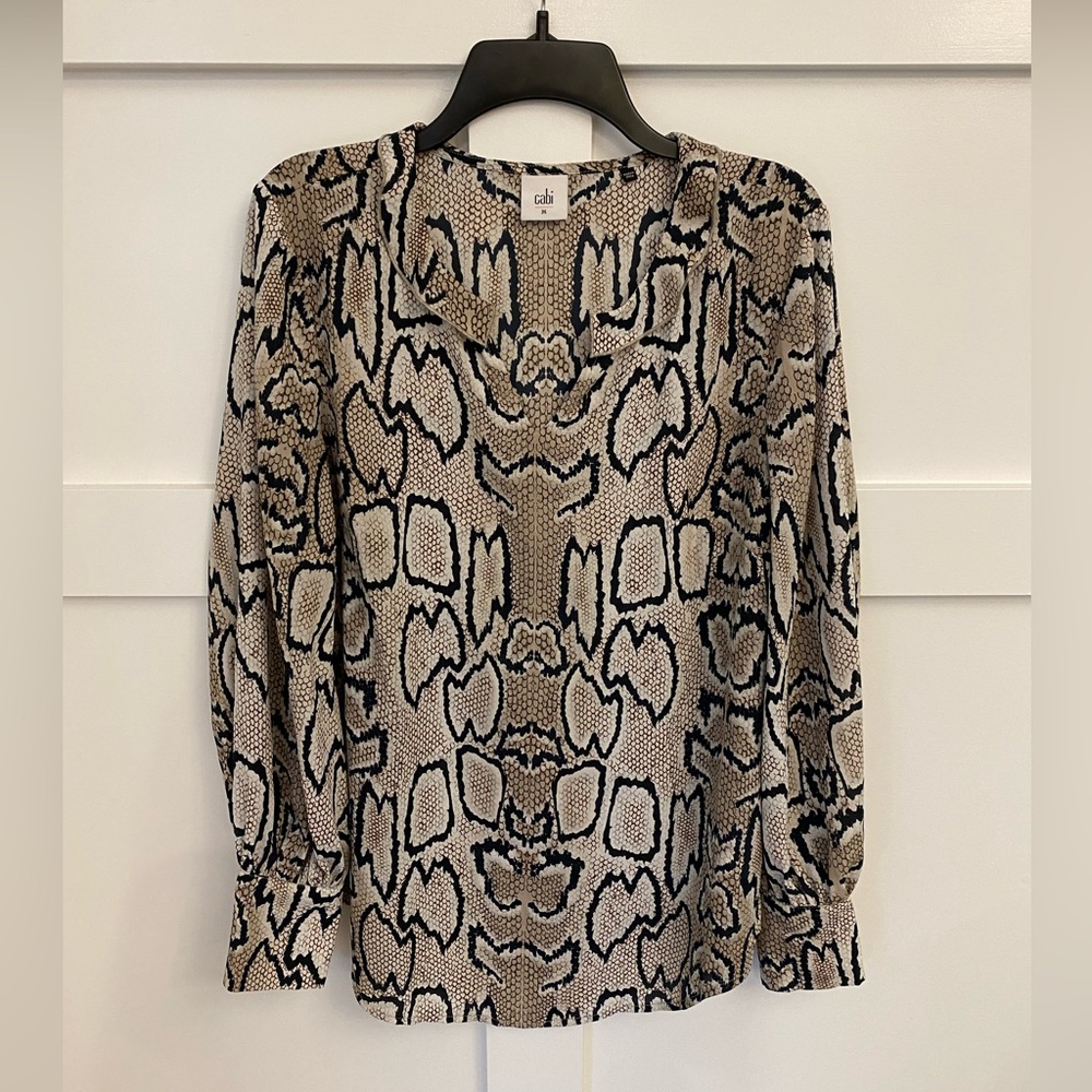Cabi size‎ medium snake skin print blouse